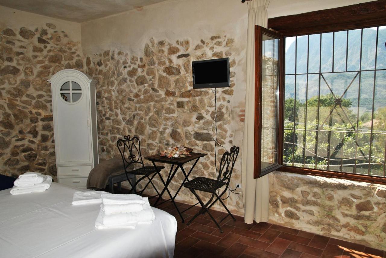 B&B Milleunapietra Romantic Guest House Ausonia Buitenkant foto