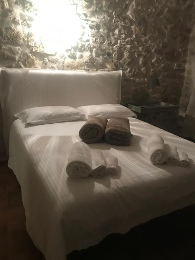 B&B Milleunapietra Romantic Guest House Ausonia Buitenkant foto